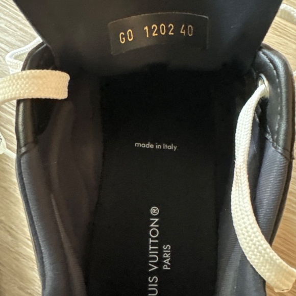 Louis Vuitton Run 55 Sneaker - Picture 8 of 8